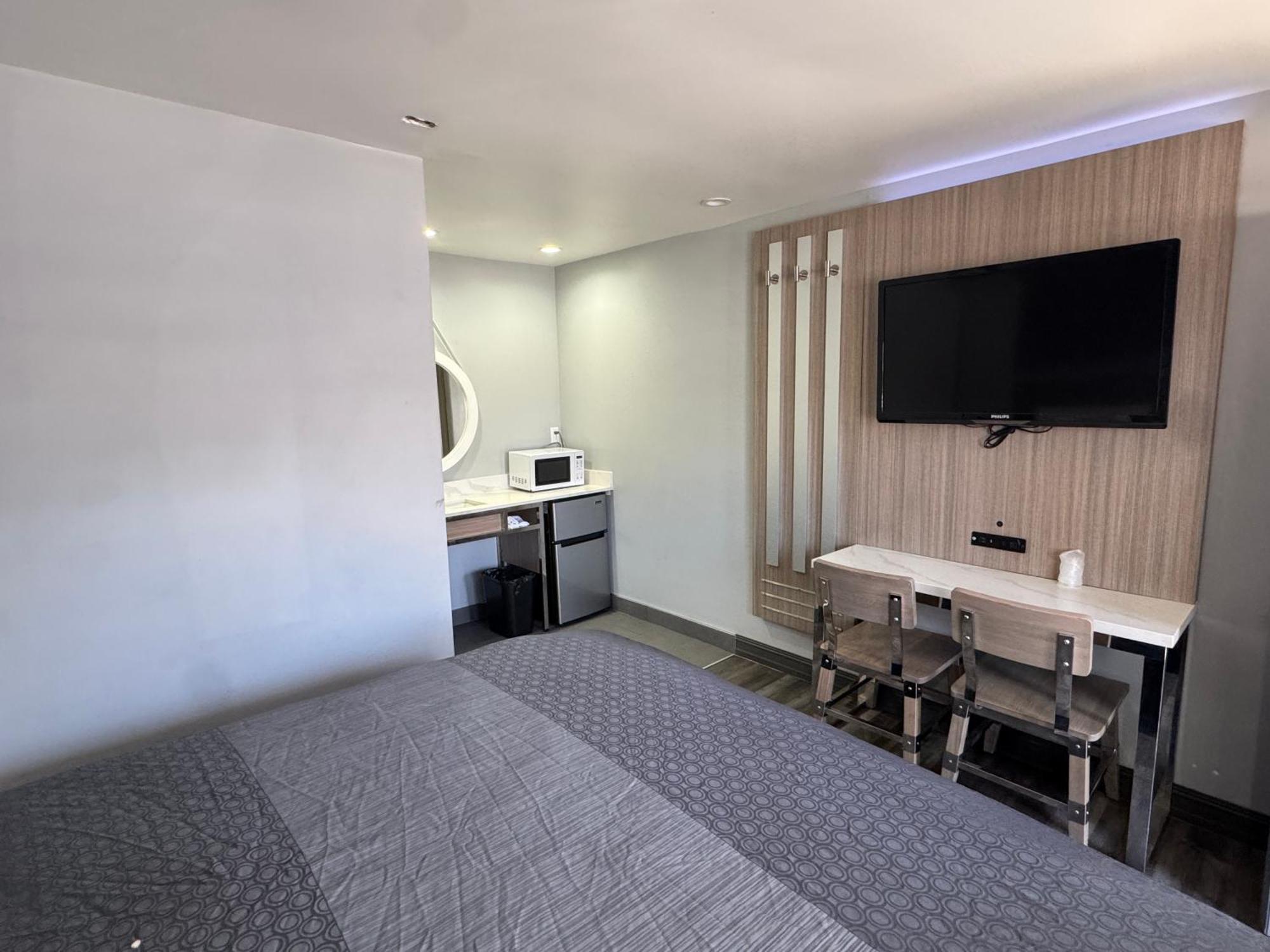 Bronco Motel South Central — Photos 2